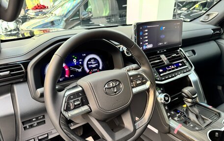 Toyota Land Cruiser, 2025 год, 12 950 000 рублей, 17 фотография