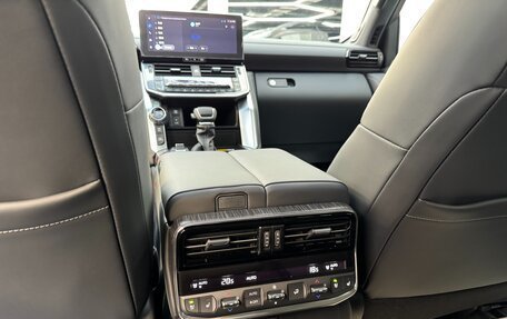 Toyota Land Cruiser, 2025 год, 12 950 000 рублей, 25 фотография