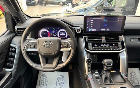 Toyota Land Cruiser, 2025 год, 12 950 000 рублей, 28 фотография