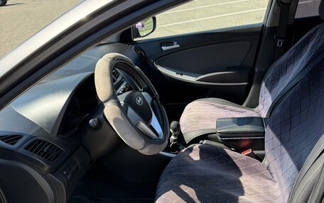 Hyundai Solaris II рестайлинг, 2011 год, 690 000 рублей, 8 фотография