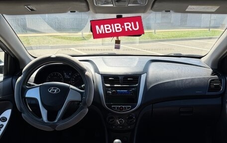Hyundai Solaris II рестайлинг, 2011 год, 690 000 рублей, 14 фотография
