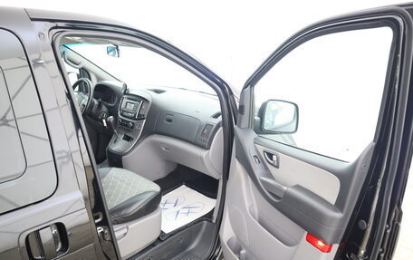 Hyundai H-1 II рестайлинг, 2018 год, 2 390 000 рублей, 13 фотография
