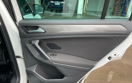 Volkswagen Tiguan II, 2019 год, 2 250 000 рублей, 17 фотография