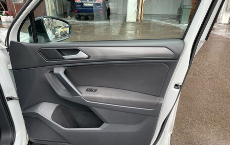Volkswagen Tiguan II, 2019 год, 2 250 000 рублей, 18 фотография