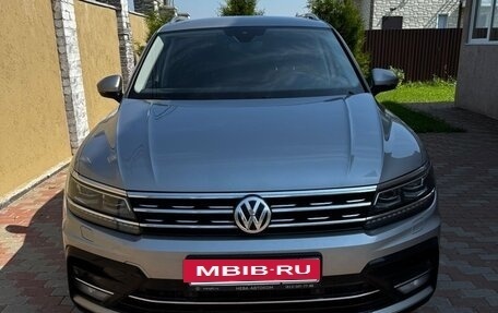 Volkswagen Tiguan II, 2020 год, 2 600 000 рублей, 2 фотография