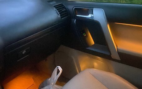 Toyota Land Cruiser Prado 150 рестайлинг 2, 2013 год, 3 500 000 рублей, 14 фотография