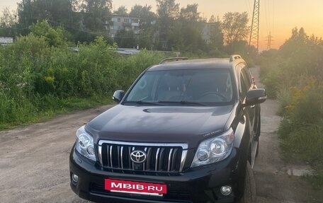 Toyota Land Cruiser Prado 150 рестайлинг 2, 2013 год, 3 500 000 рублей, 13 фотография