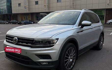 Volkswagen Tiguan II, 2018 год, 2 500 000 рублей, 2 фотография