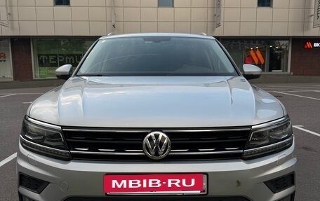 Volkswagen Tiguan II, 2018 год, 2 500 000 рублей, 4 фотография