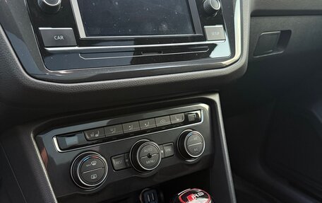 Volkswagen Tiguan II, 2018 год, 2 500 000 рублей, 19 фотография