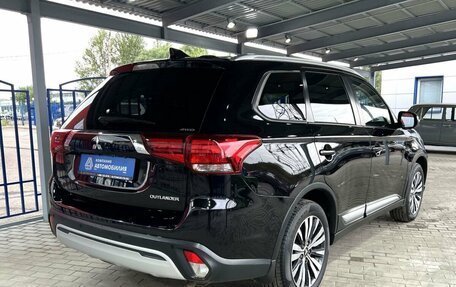 Mitsubishi Outlander III рестайлинг 3, 2018 год, 1 999 000 рублей, 5 фотография