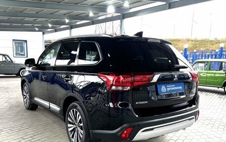 Mitsubishi Outlander III рестайлинг 3, 2018 год, 1 999 000 рублей, 3 фотография