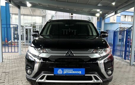 Mitsubishi Outlander III рестайлинг 3, 2018 год, 1 999 000 рублей, 8 фотография