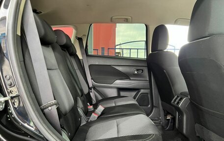 Mitsubishi Outlander III рестайлинг 3, 2018 год, 1 999 000 рублей, 12 фотография