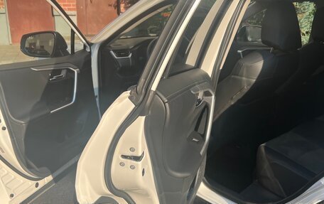 Toyota RAV4, 2024 год, 3 499 000 рублей, 11 фотография