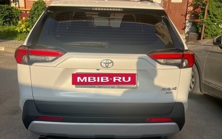 Toyota RAV4, 2024 год, 3 499 000 рублей, 8 фотография