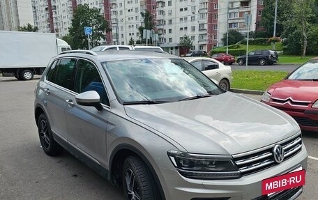 Volkswagen Tiguan II, 2018 год, 2 720 000 рублей, 2 фотография