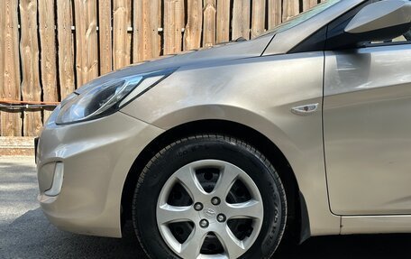 Hyundai Solaris II рестайлинг, 2011 год, 700 000 рублей, 3 фотография