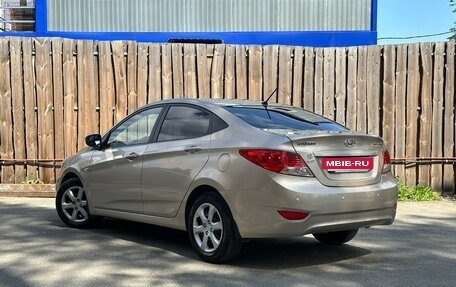 Hyundai Solaris II рестайлинг, 2011 год, 700 000 рублей, 5 фотография