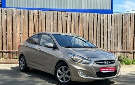 Hyundai Solaris II рестайлинг, 2011 год, 700 000 рублей, 12 фотография