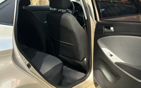 Hyundai Solaris II рестайлинг, 2011 год, 700 000 рублей, 32 фотография