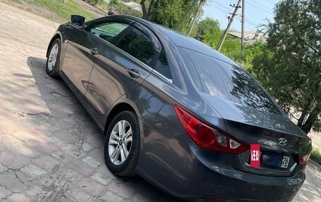 Hyundai Sonata VI, 2010 год, 775 000 рублей, 3 фотография