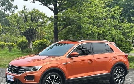 Volkswagen T-Roc I, 2020 год, 1 430 000 рублей, 2 фотография