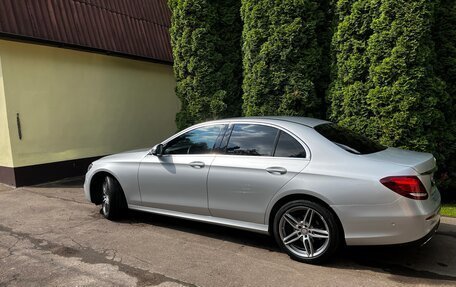 Mercedes-Benz E-Класс, 2017 год, 2 900 000 рублей, 3 фотография