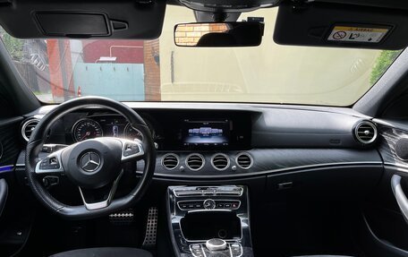 Mercedes-Benz E-Класс, 2017 год, 2 900 000 рублей, 13 фотография