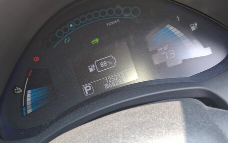 Nissan Leaf I, 2013 год, 750 000 рублей, 7 фотография