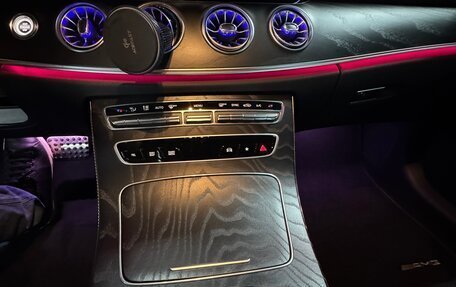 Mercedes-Benz E-Класс, 2022 год, 6 500 000 рублей, 14 фотография