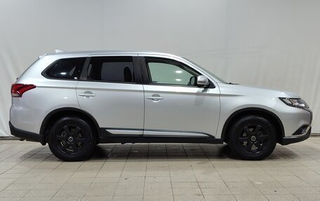 Mitsubishi Outlander III рестайлинг 3, 2019 год, 1 750 000 рублей, 3 фотография