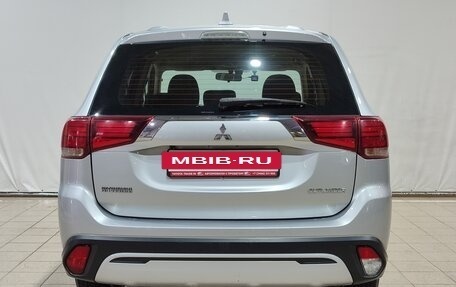 Mitsubishi Outlander III рестайлинг 3, 2019 год, 1 750 000 рублей, 5 фотография