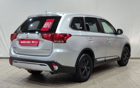 Mitsubishi Outlander III рестайлинг 3, 2019 год, 1 750 000 рублей, 4 фотография
