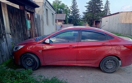 Hyundai Solaris II рестайлинг, 2015 год, 600 000 рублей, 4 фотография