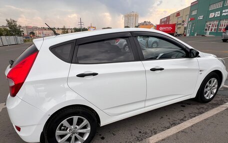Hyundai Solaris II рестайлинг, 2013 год, 750 000 рублей, 2 фотография