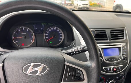 Hyundai Solaris II рестайлинг, 2013 год, 750 000 рублей, 11 фотография