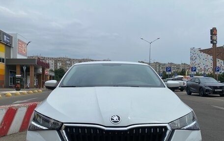 Skoda Rapid II, 2021 год, 1 800 000 рублей, 1 фотография