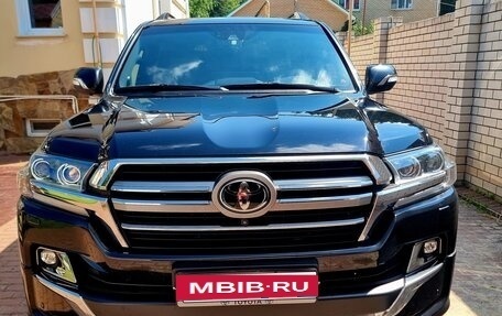 Toyota Land Cruiser 200, 2020 год, 8 400 000 рублей, 2 фотография