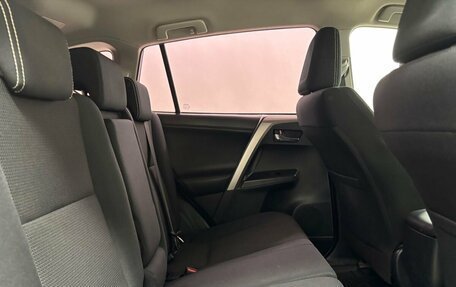 Toyota RAV4, 2017 год, 2 185 000 рублей, 12 фотография