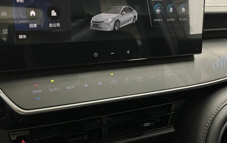 Toyota Camry, 2025 год, 4 300 000 рублей, 15 фотография