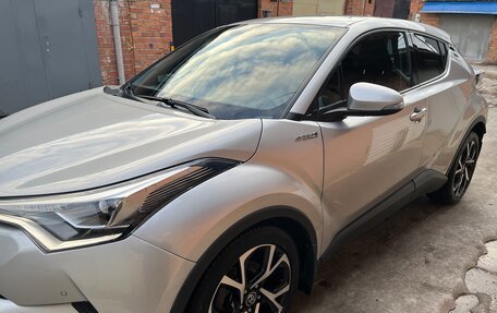 Toyota C-HR I рестайлинг, 2018 год, 2 750 000 рублей, 2 фотография