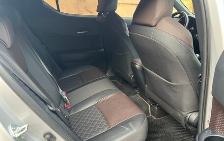 Toyota C-HR I рестайлинг, 2018 год, 2 750 000 рублей, 11 фотография