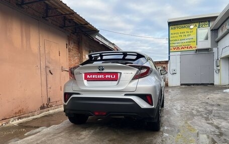 Toyota C-HR I рестайлинг, 2018 год, 2 750 000 рублей, 8 фотография