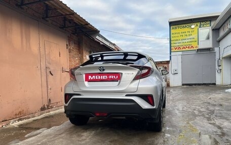 Toyota C-HR I рестайлинг, 2018 год, 2 750 000 рублей, 7 фотография