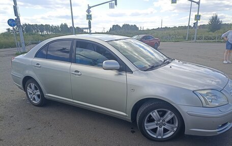 Toyota Avensis III рестайлинг, 2004 год, 750 000 рублей, 2 фотография