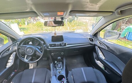Mazda 3, 2016 год, 1 700 000 рублей, 2 фотография