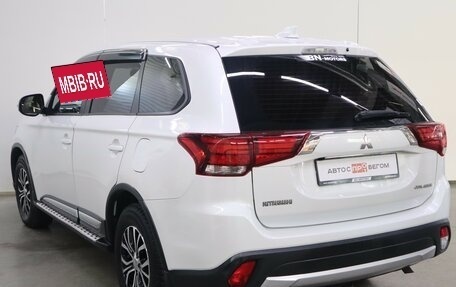 Mitsubishi Outlander III рестайлинг 3, 2017 год, 1 760 000 рублей, 5 фотография