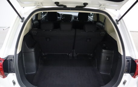 Mitsubishi Outlander III рестайлинг 3, 2017 год, 1 760 000 рублей, 17 фотография