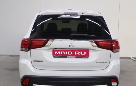 Mitsubishi Outlander III рестайлинг 3, 2017 год, 1 760 000 рублей, 4 фотография